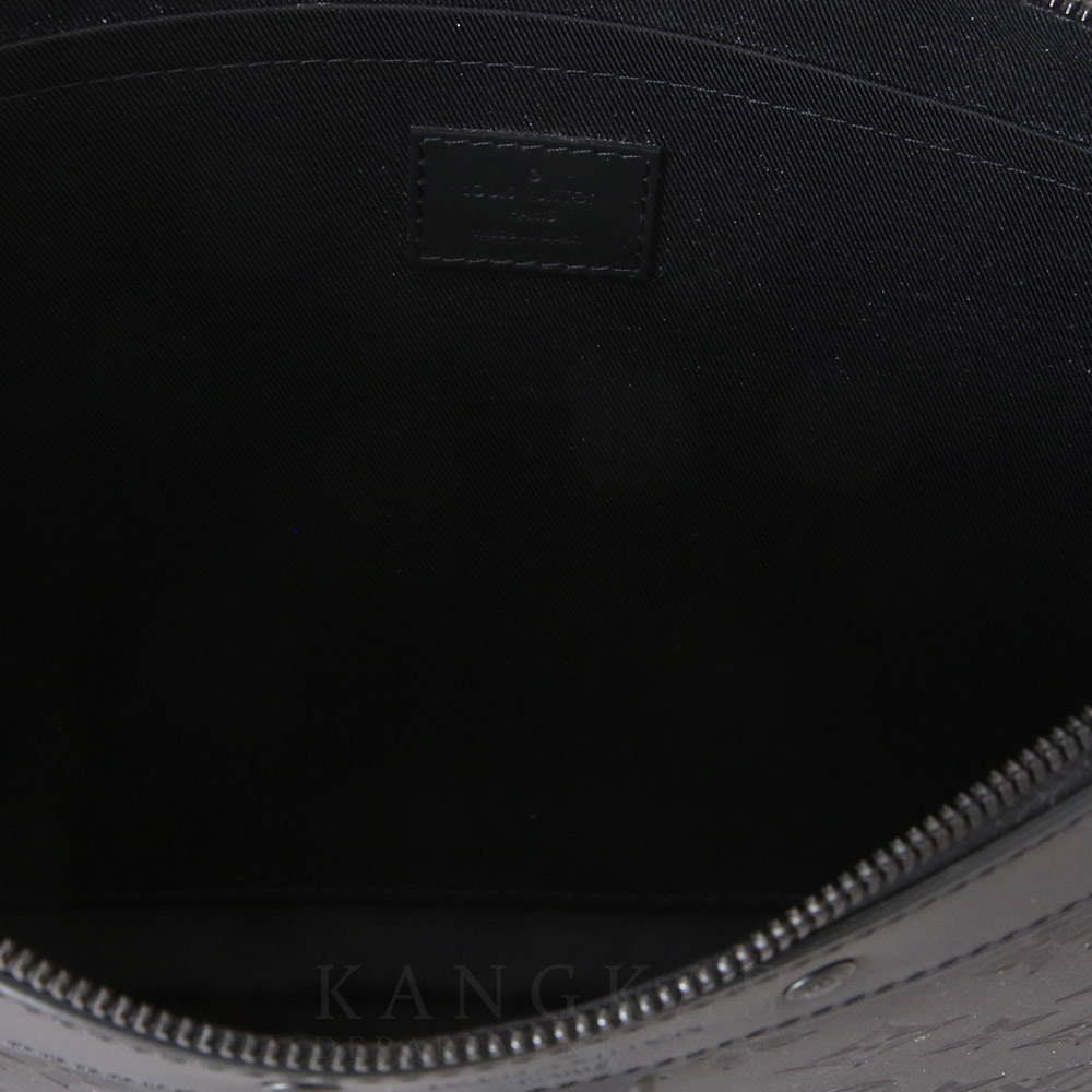 LOUIS VUITTON(USED)루이비통 모노그램 쉐도우 포쉐트 클러치